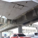 Se desprende una placa en estación del Metro de Santo Domingo en Villa Mella