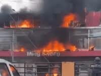 Fuego afecta la tienda china Ming Sheng en la avenida Isabel Aguiar