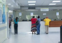 Médicos cumplen con el paro, mientras pacientes sufren por la suspensión de consultas