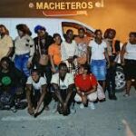 Conductores dominicanos huyen y abandonan dos vehículos con 30 haitianos indocumentados en Valverde
