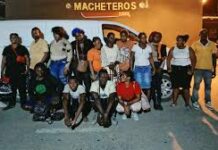 Conductores dominicanos huyen y abandonan dos vehículos con 30 haitianos indocumentados en Valverde
