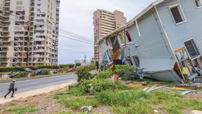 infraestructuras-afectadas-por-sismo-en-la-guaira-luduis-tapia-216bc48b-focus-0-0-896-504