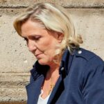 Le Pen reconoce que no podrá ser candidata si es condenada a un brazalete electrónico