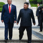 Trump ordena reducir ejercicios militares con Corea del Sur e insinúa contactos con el Norte