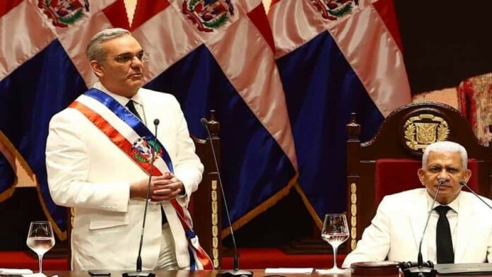 crop-w1772-h1182-toma-de-posesion-luis-abinader-destaca-logros-del-sistema-de-salud-focus-min0.59-0.5-896-504