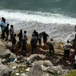 Hallan cadáver de una mujer flotando a orillas del mar en Los Blancos de Barahona