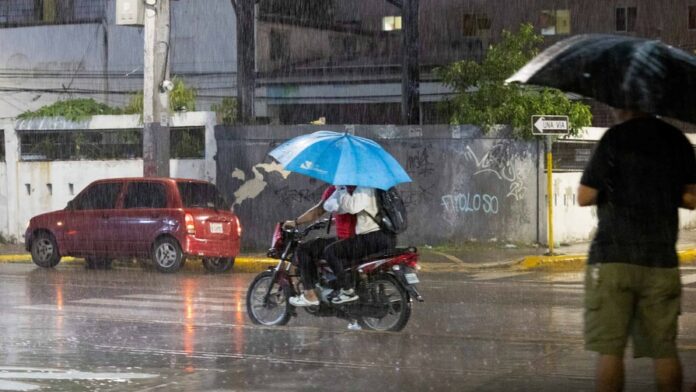 nueva-onda-tropical-se-aproximara-este-jueves-b62c6df7-focus-0-0-896-504 (2)