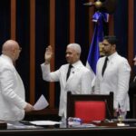 Ricardo de los Santos llama a «seguir avanzando» tras ser juramentado por cuarto año en el Senado
