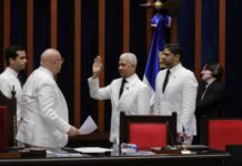 Ricardo de los Santos llama a «seguir avanzando» tras ser juramentado por cuarto año en el Senado