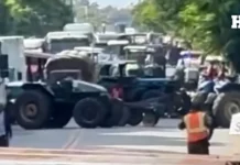 Dueños de tractores agrícolas bloquean vías en San Juan; exigen al Gobierno pago de presunta deuda