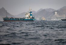 Irán advierte a navieras de restricciones por transitar por rutas no autorizadas en Ormuz