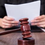 Condenan a tres hombres por falsificar documentos judiciales