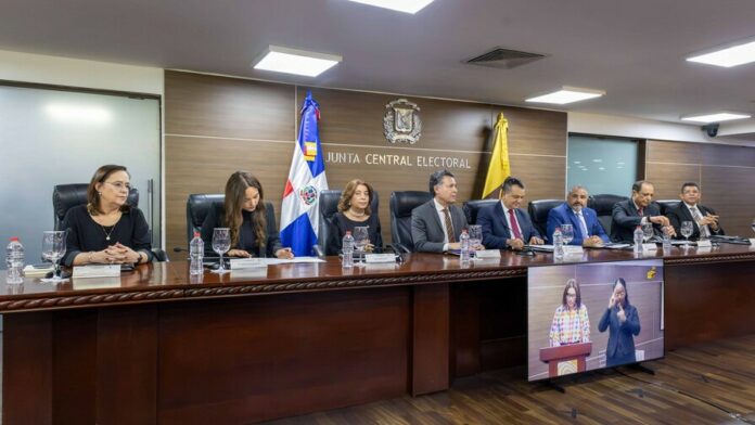 proponen-descuentos-becas-y-voto-electronico-para-reducir-abstencion-7a0c3fa1-focus-0.37-0-896-504