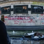 Anuncian tercera noche seguida de toque de queda parcial en París