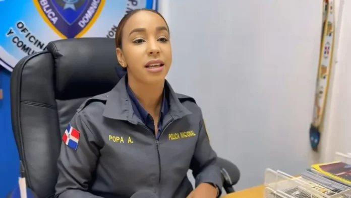 La-vocera-de-la-Policia-en-Santiago-Fiordaliza-Popa-728x411