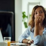 El costo psicológico de quedarte en un trabajo que no te gusta