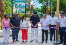 David Collado entrega 3 parques y una iglesia remozada en Boca Chica.