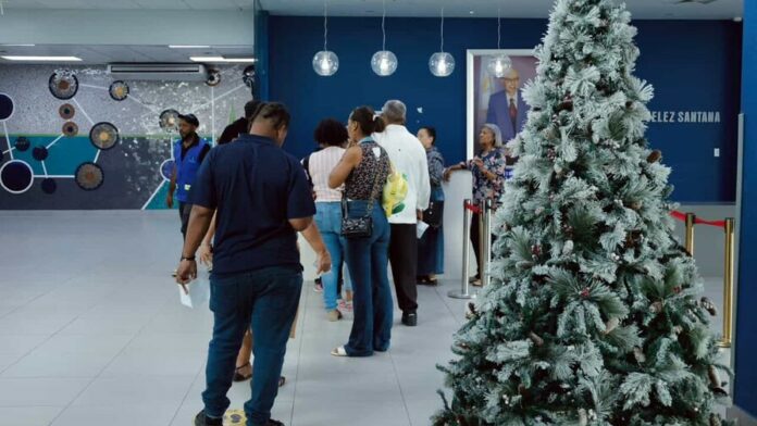 paro-medico-en-gran-santo-domingo-afecta-servicios-de-salud-fdd59204-focus-0-0-896-504
